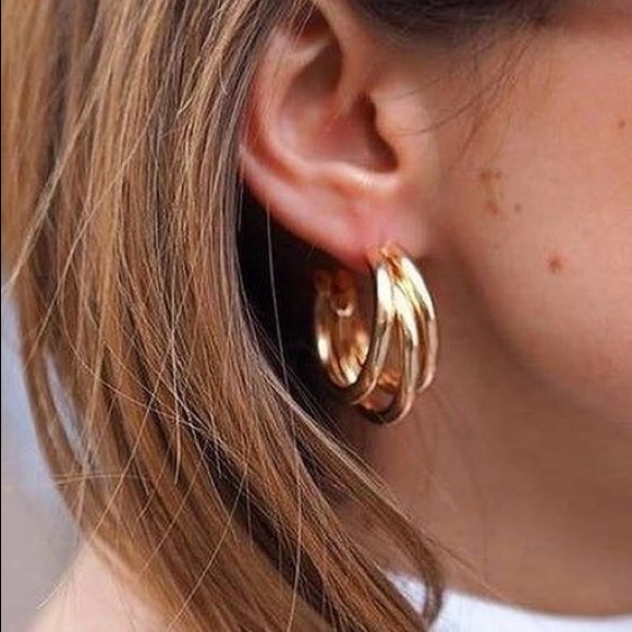 NWOT 18K yellow gold Triple Layer Hoop earrings - Picture 2 of 10